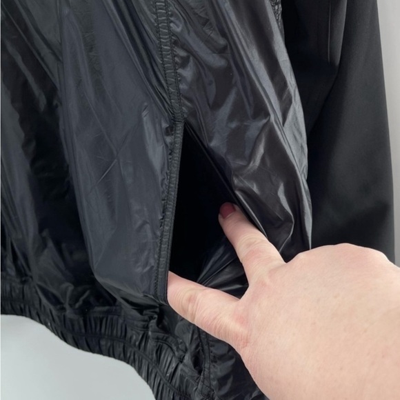 Lululemon All Roads 1/2 Zip Black Lightweight Jacket Shirt Size 8 - Picture 8 of 11